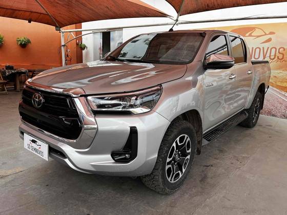 TOYOTA HILUX 2.8 D-4D TURBO DIESEL CD SRX 4X4 AUTOMÁTICO